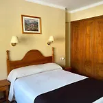 Joan Canejan Hotel *
