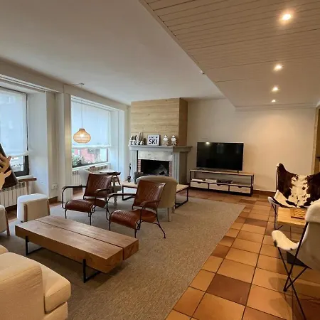 Hotel Joan Canejan Les
