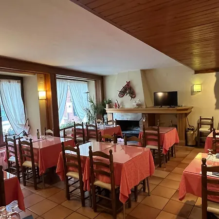 Joan Canejan Hotel *