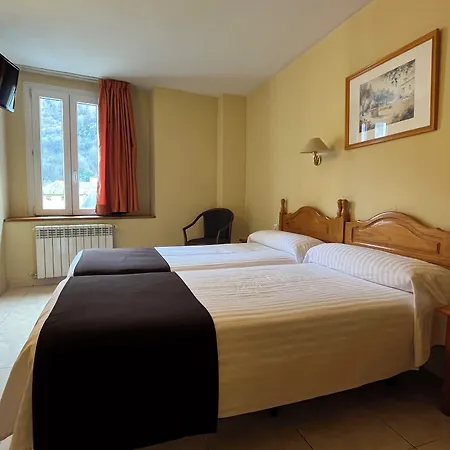 Hotel Juan Canejan Les