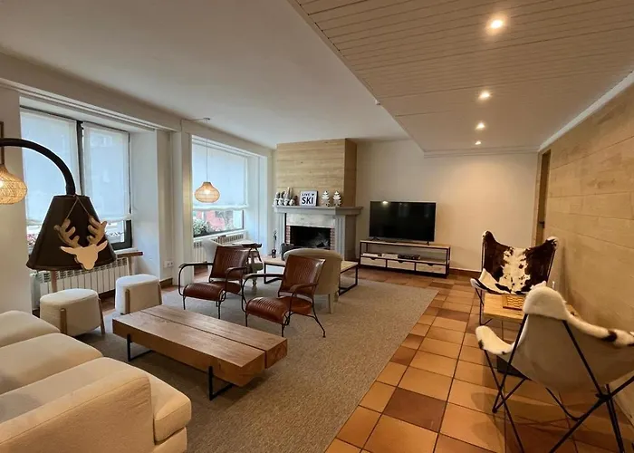 Hotel Joan Canejan Les