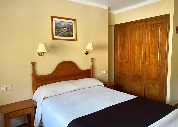 Joan Canejan Hotel *