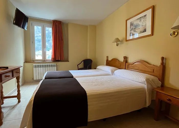 Joan Canejan Hotel Les