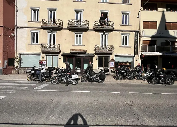 Hotel Joan Canejan *