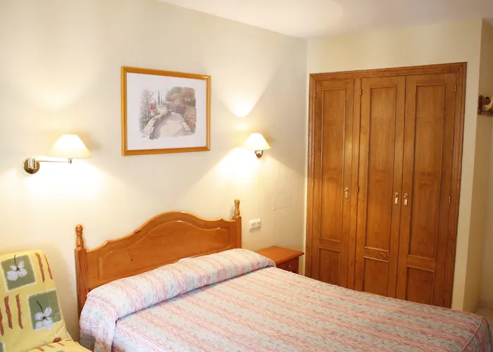 Hotel Joan Canejan Les