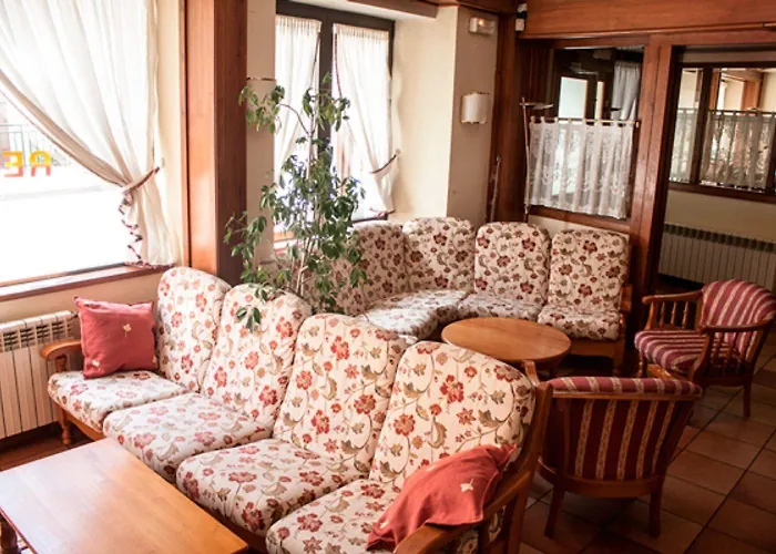 Joan Canejan Hotel *
